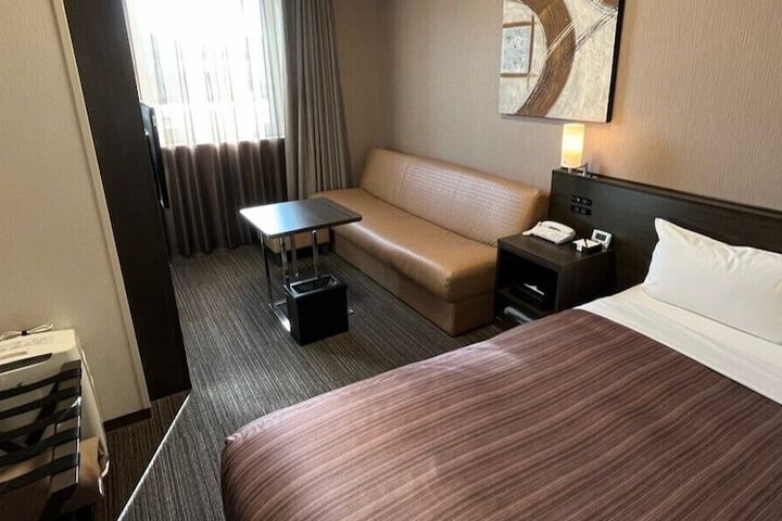 Room 8 of 135