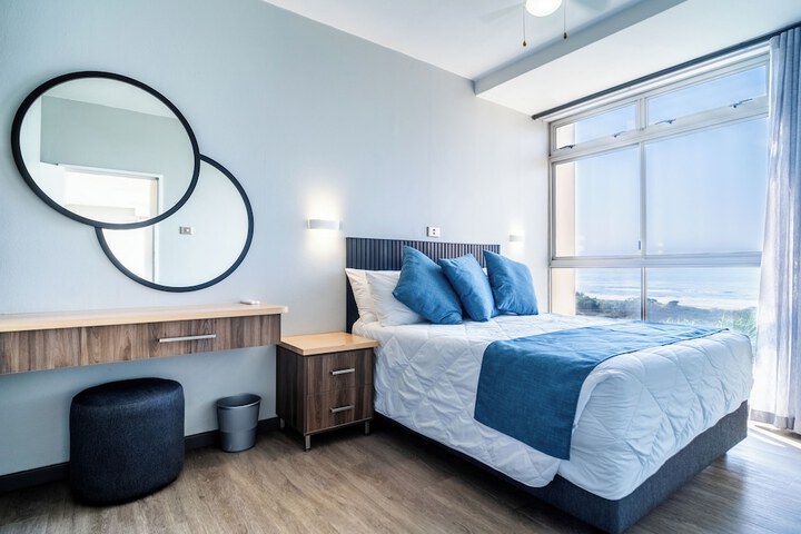 Room 51 of 223