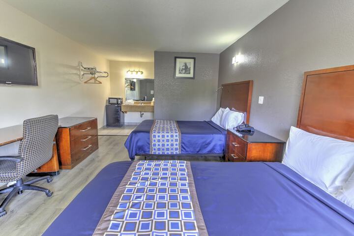 Renovated Standard 2 Double Beds (3 of 12)