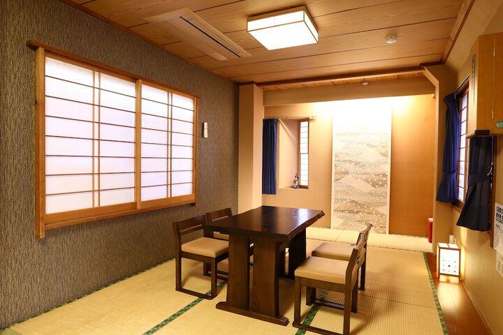 Room 12 of 67