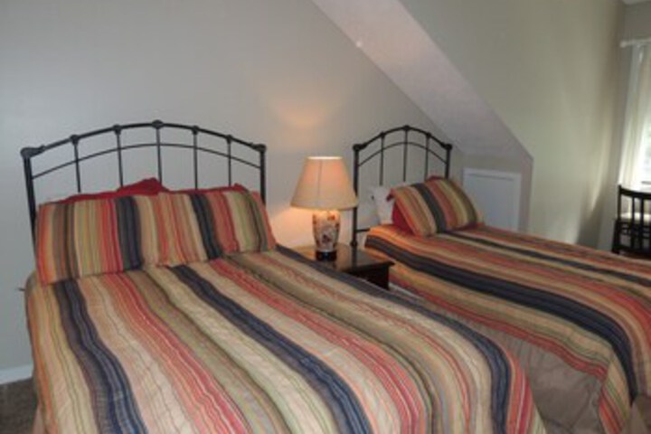Room 33 of 36