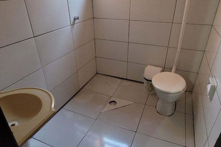 Room 16 of 32