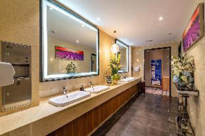 Lavande Hotel Tianjin Friendship Road Rome Garden
