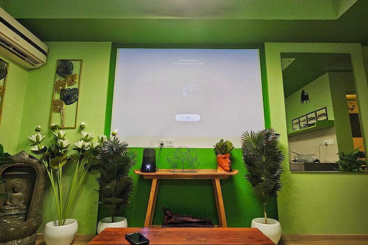 Room 2 of 6