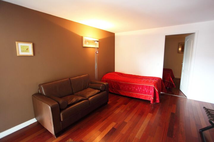 Room 8 of 62