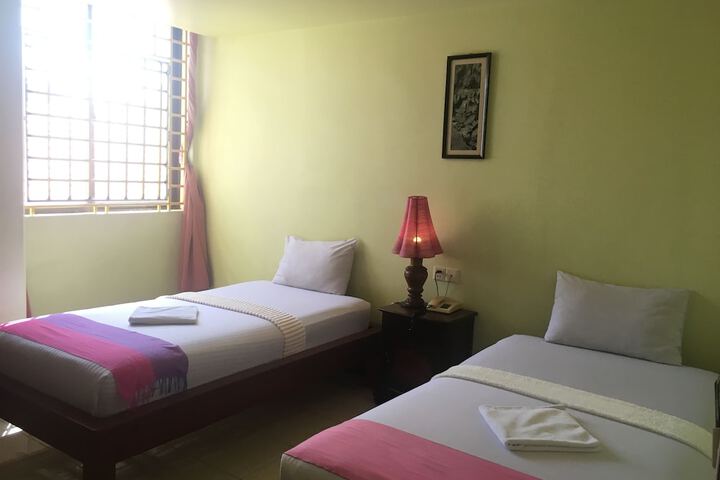 Room 6 of 37