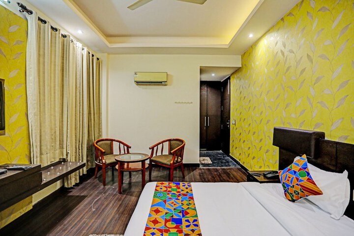 Room 5 of 16
