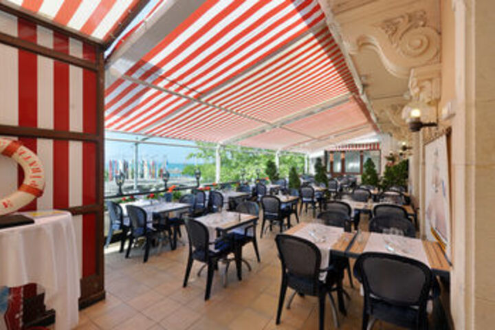 Dining 93 of 102