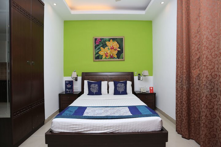 Room 12 of 19