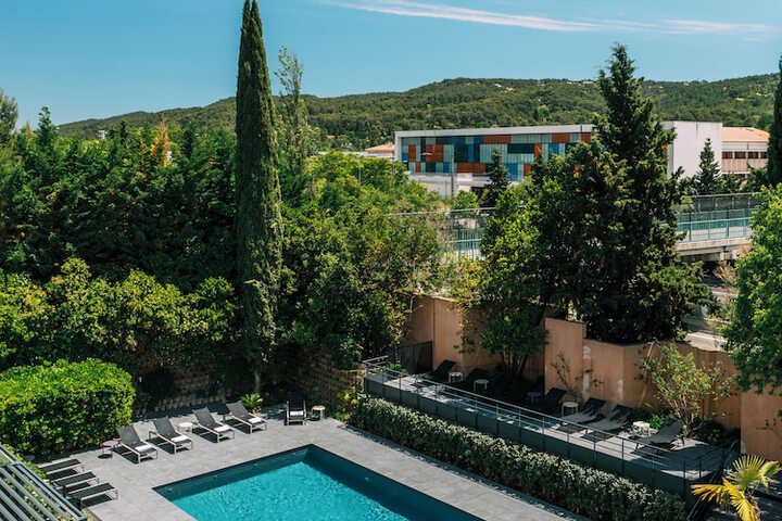 Hotel Pool