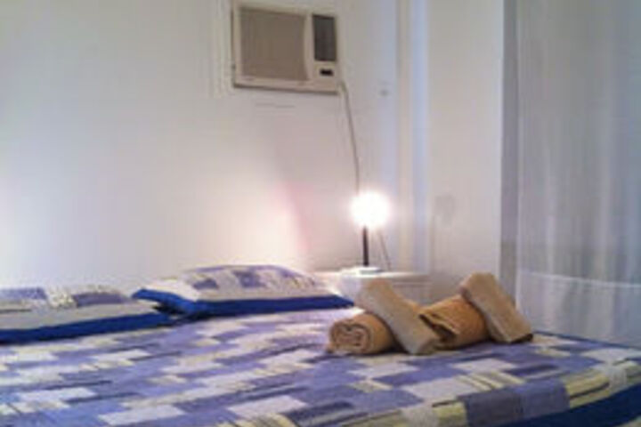 Room 7 of 18