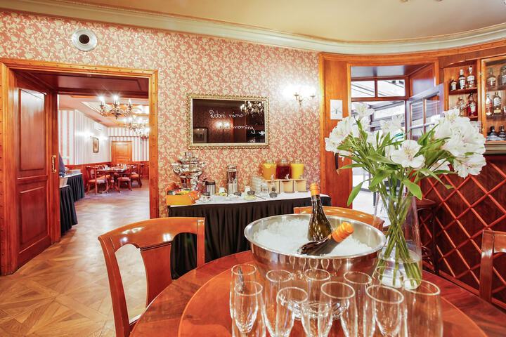 Dining 86 of 146