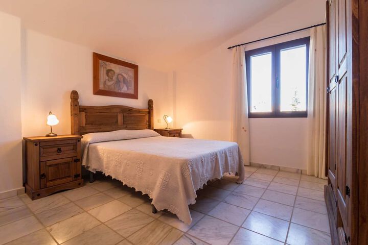 Room 2 of 42