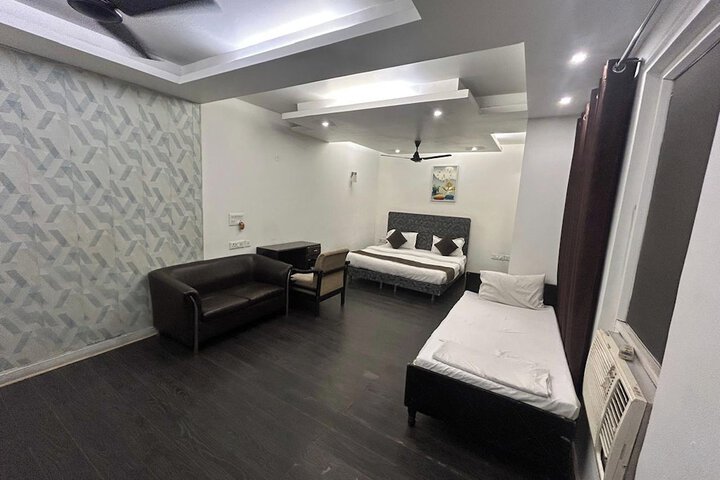 Room 9 of 26
