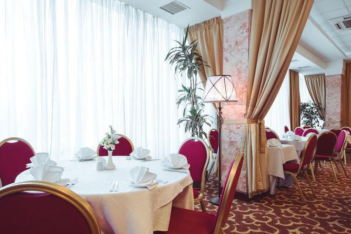Dining 53 of 96