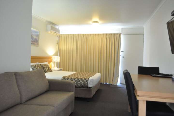 Room 4 of 42