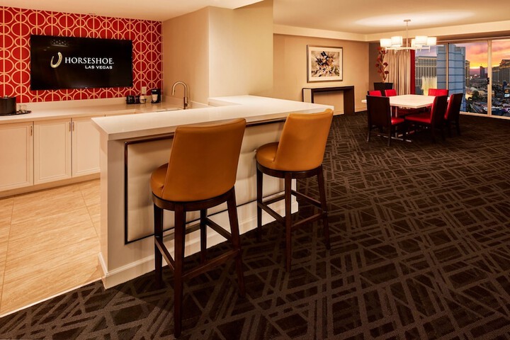 Resort Room 1 King (19 of 33)