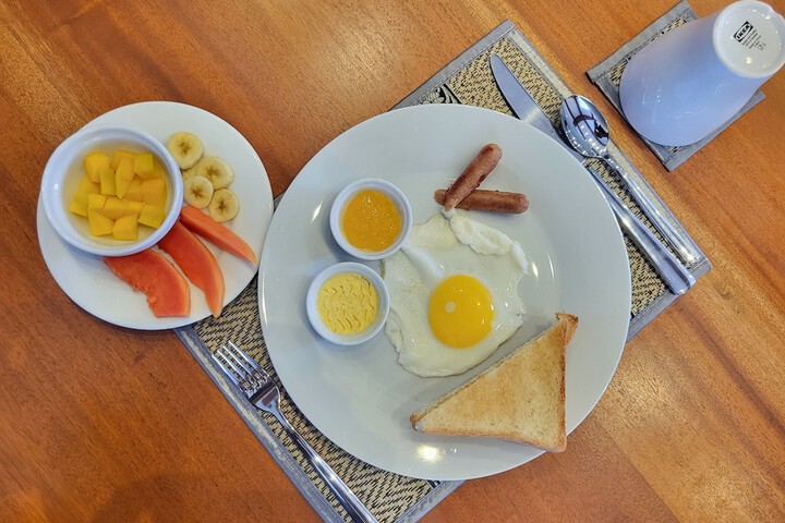 Breakfast/Coffee Service 34 of 43