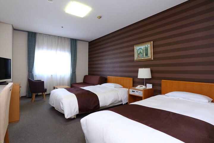 Room 12 of 38