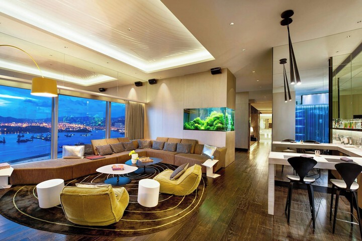 Room 42 of 150