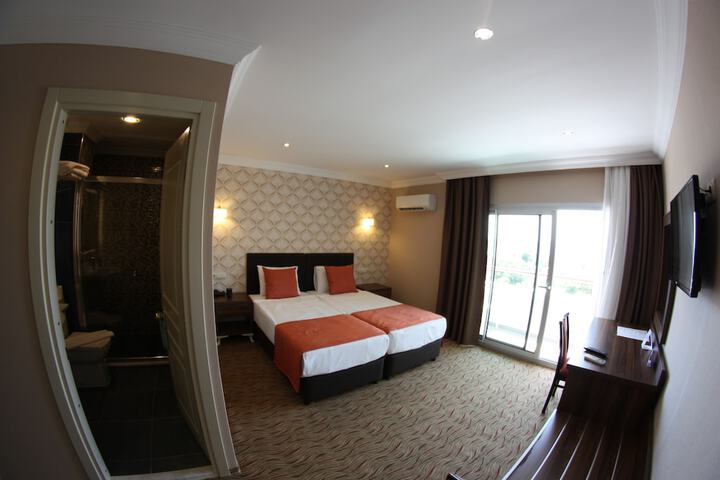 Room 9 of 111