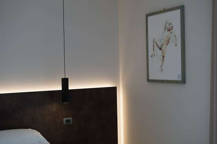 Room 25 of 68