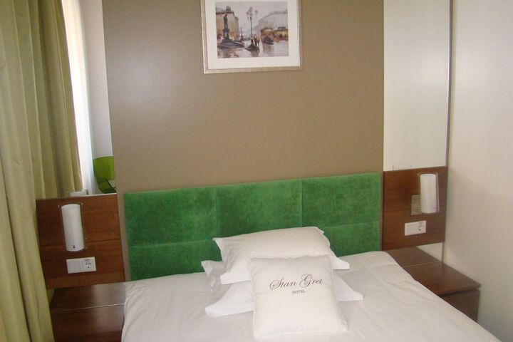 Room 5 of 42