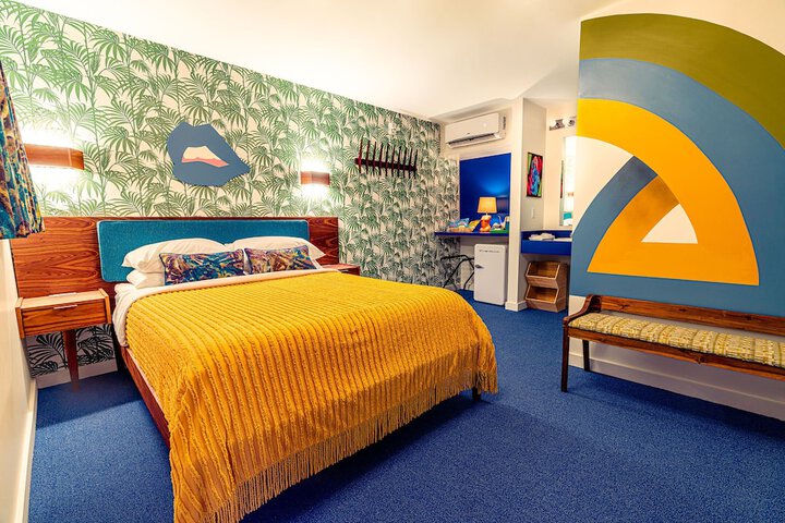 Room 4 of 19