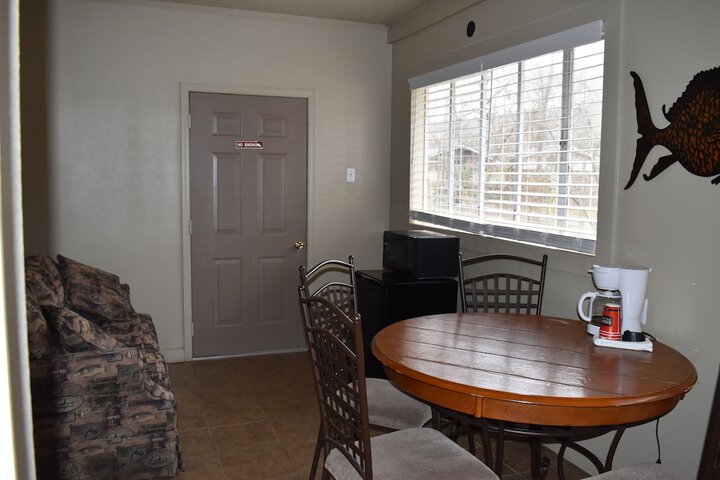 Room 44 of 94