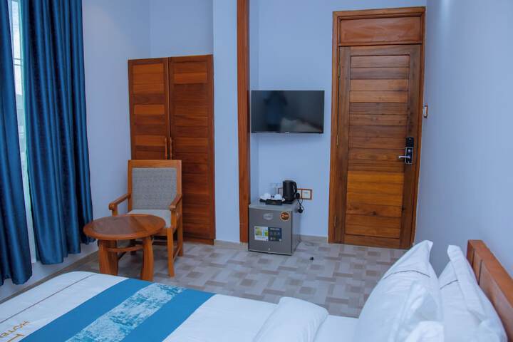 Room 5 of 36
