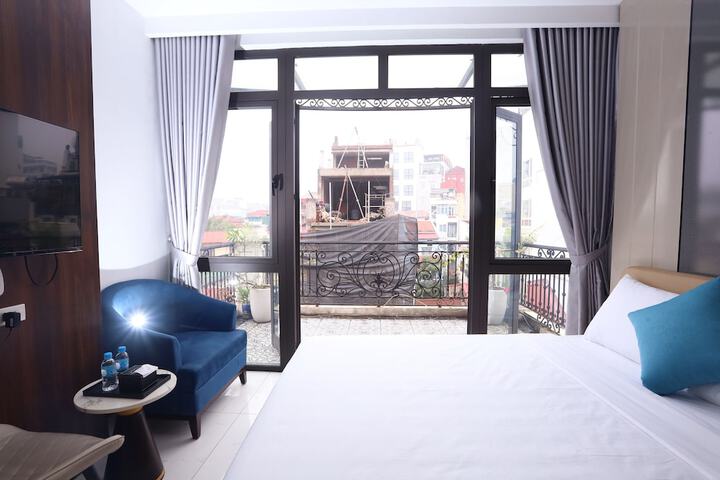 Room 5 of 99