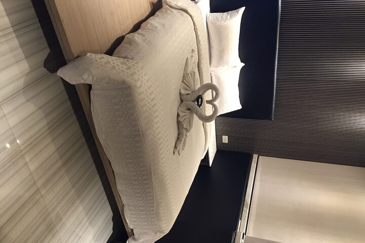 Room 7 of 61