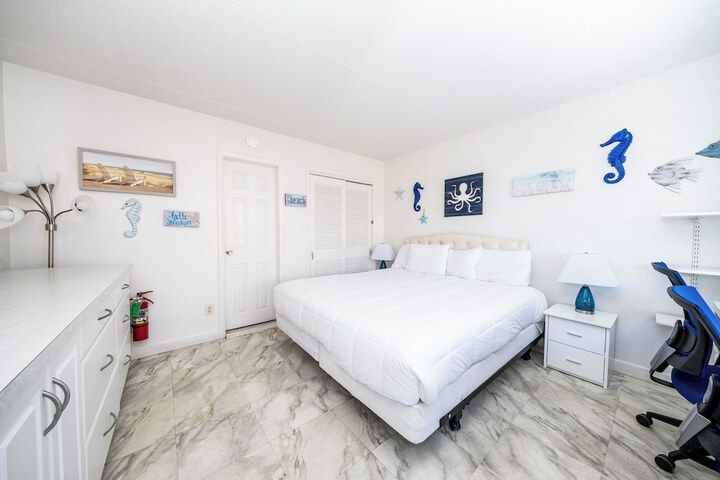 Room 8 of 138
