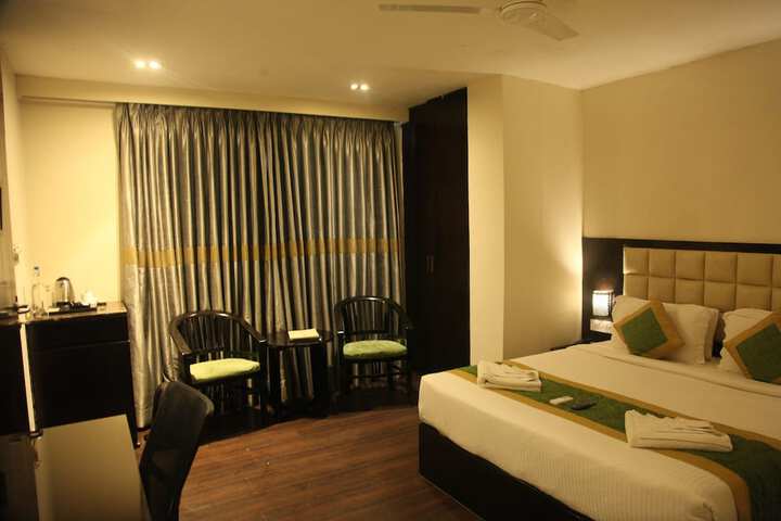 Room 11 of 37
