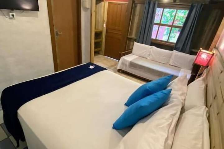 Room 44 of 137