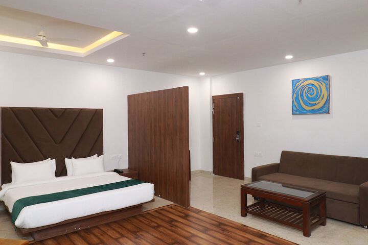 Room 12 of 22
