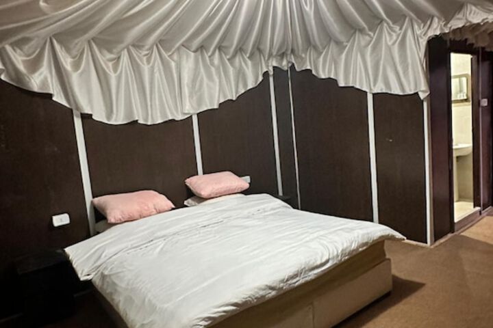 Room 19 of 53