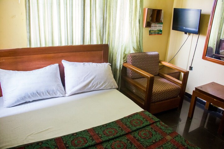 Room 10 of 29