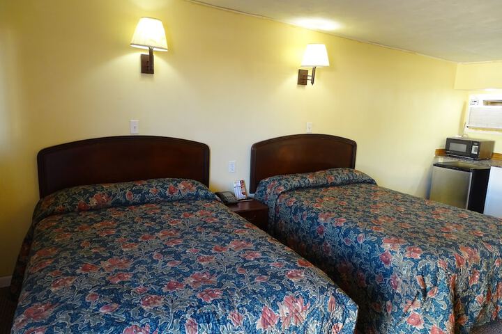 Standard Double Room 2 Queen Beds (6 of 27)