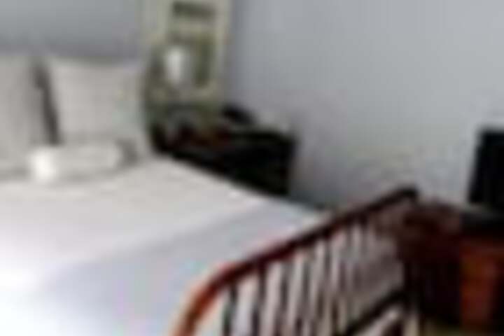 Room 17 of 174