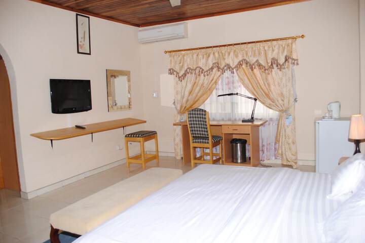 Room 8 of 40