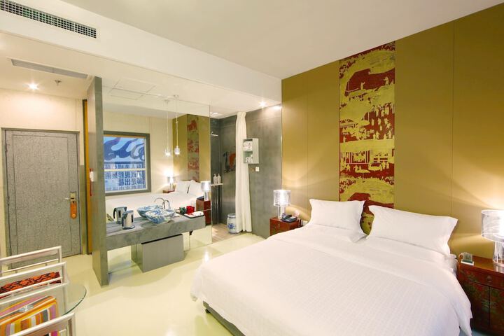 Room 20 of 39