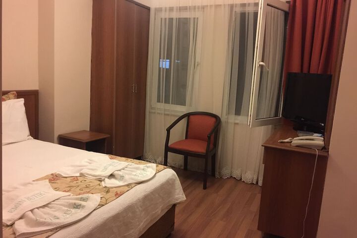 Room 14 of 26