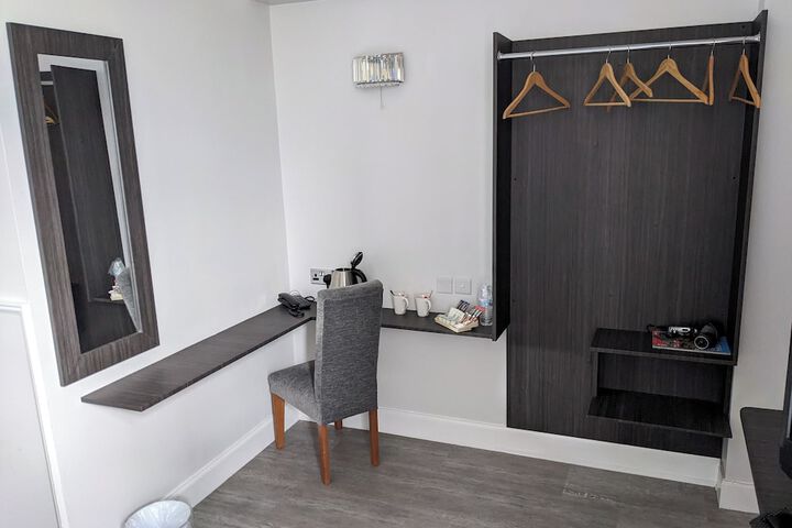 Room 5 of 35
