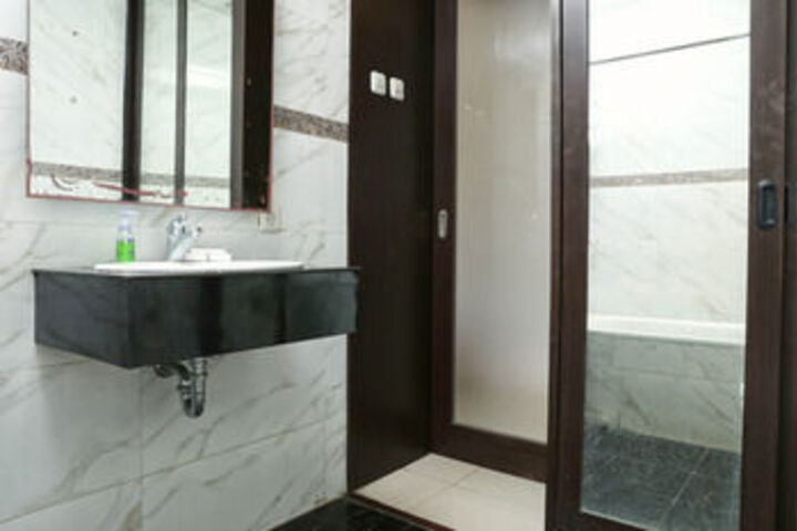 Room 3 of 21