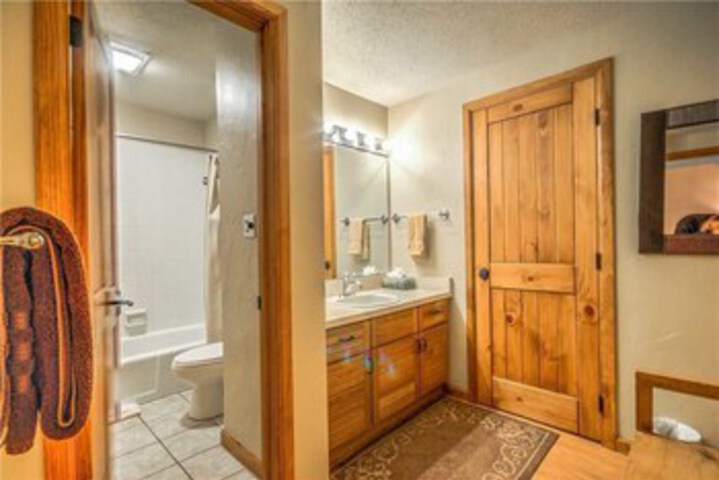 Room 2 of 34