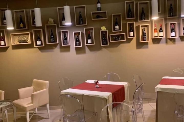 Dining 116 of 196