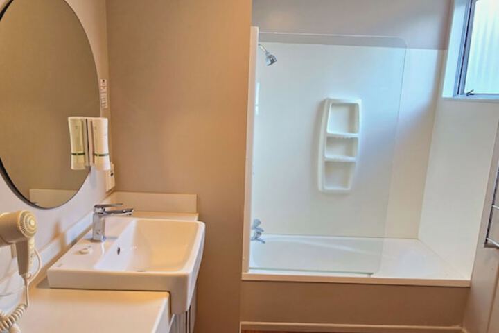 Room 124 of 175