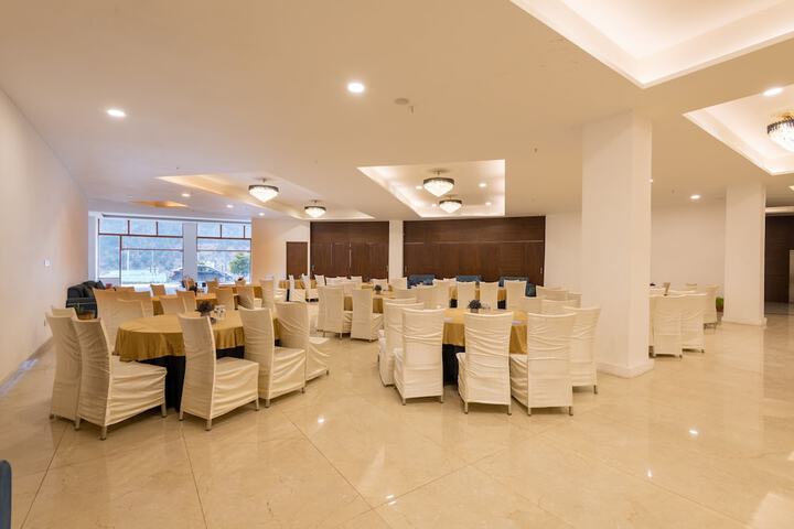 Business Center 88 of 94