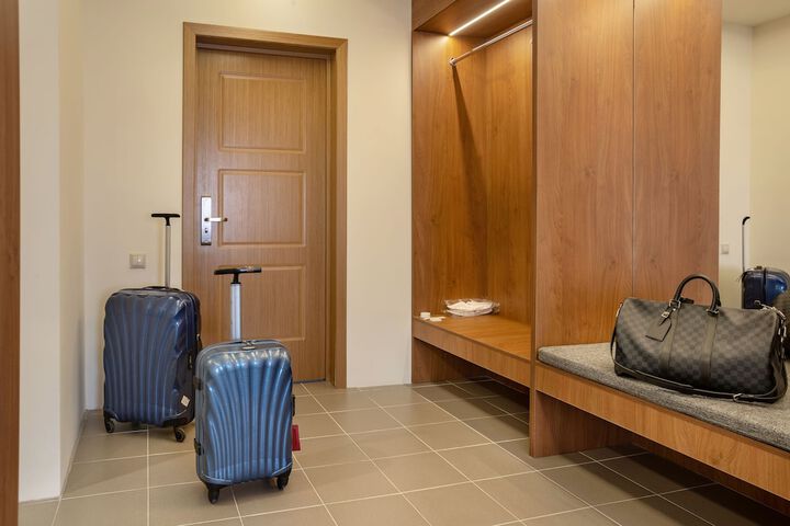 Room 5 of 31